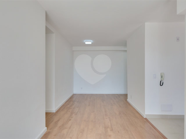 Apartamento à venda com 3 quartos, sendo 1 suíte,  em Chácara Santo Antônio, São Paulo, SP