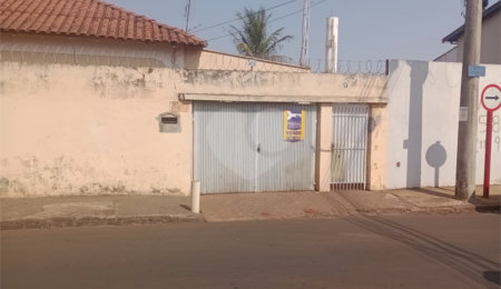 Casa à venda com 3 quartos em Vila Lutfalla, São Carlos, SP