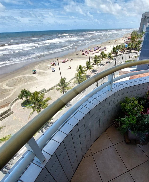 Apartamento à venda com 2 quartos, sendo 1 suíte,  em Vera Cruz, Mongaguá, SP