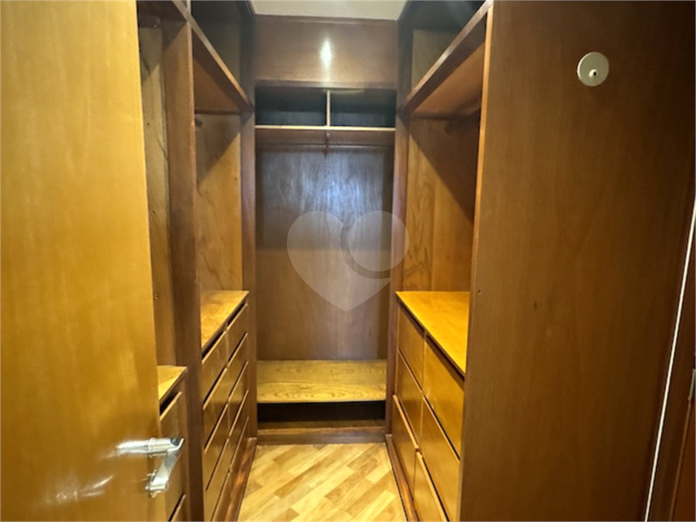 Cobertura à venda ou para alugar com 5 quartos, sendo 4 suítes, em Santo Amaro, São Paulo, SP
