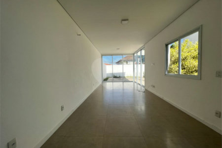Casa à venda com 3 quartos, sendo 1 suíte, em Jardim Semiramis, Cotia, SP