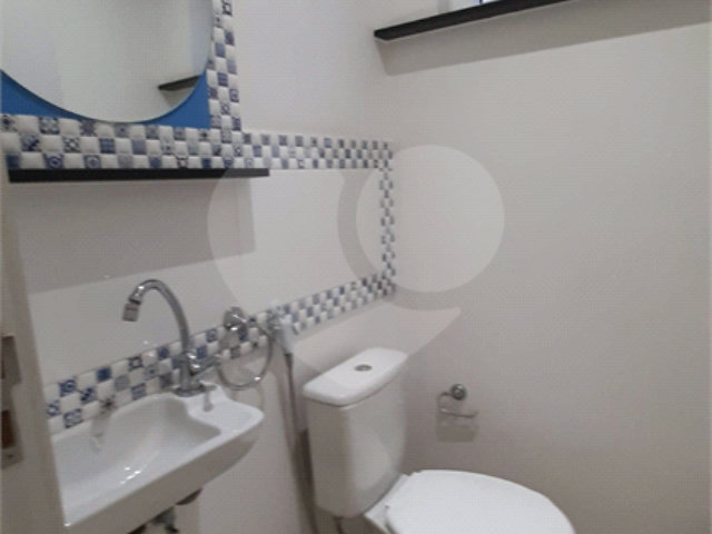Casa à venda com 4 quartos, sendo 2 suítes,  em Jardim Prudência, São Paulo, SP