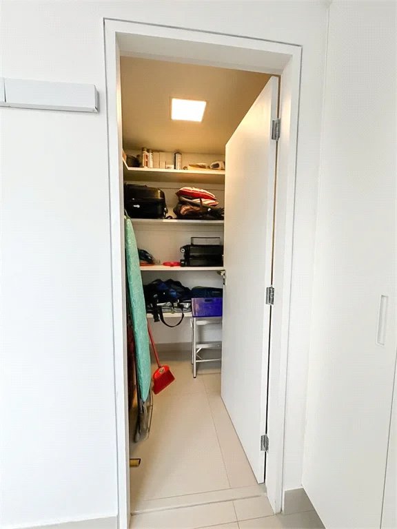 Apartamento à venda com 4 suítes em Vila Cordeiro, São Paulo, SP