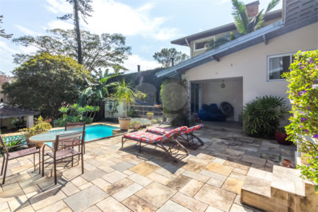 Casa à venda com 4 quartos, sendo 2 suítes, em Chácara Flora, São Paulo, SP