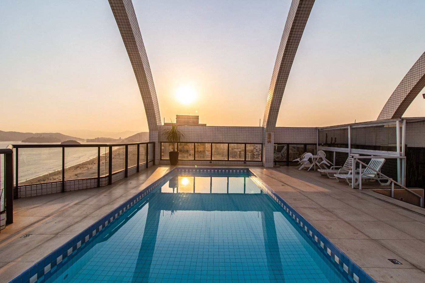 Flat com 1 dormitório para alugar, 43 m² por R$ 7.500,00/mês - Boqueirão - Santos/SP