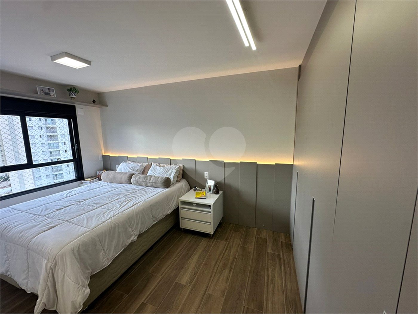 Apartamento à venda com 3 suítes em Vila Romana, São Paulo, SP