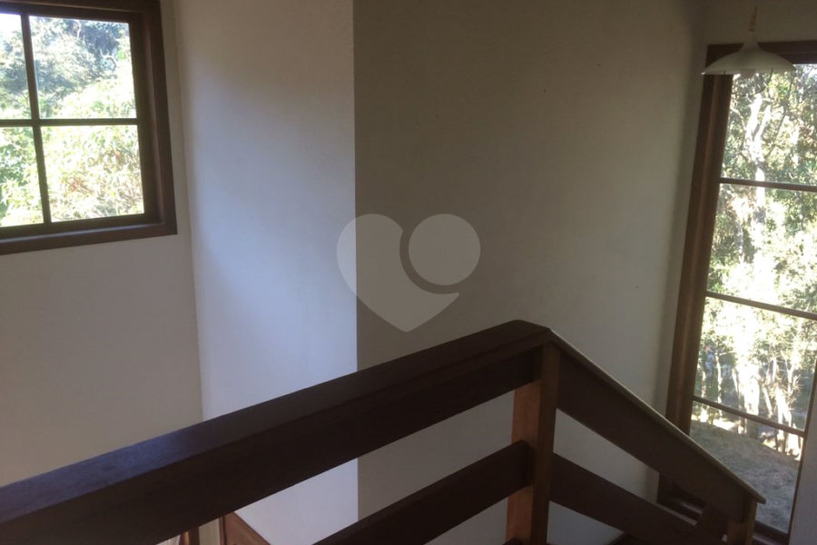 Sobrado à venda com 4 quartos, sendo 2 suítes, em Serra da Cantareira, Mairiporã, SP