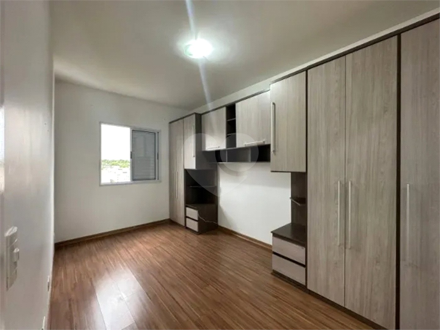 Apartamento à venda com 2 quartos, sendo 1 suíte, em Jardim Califórnia, Jacareí, SP