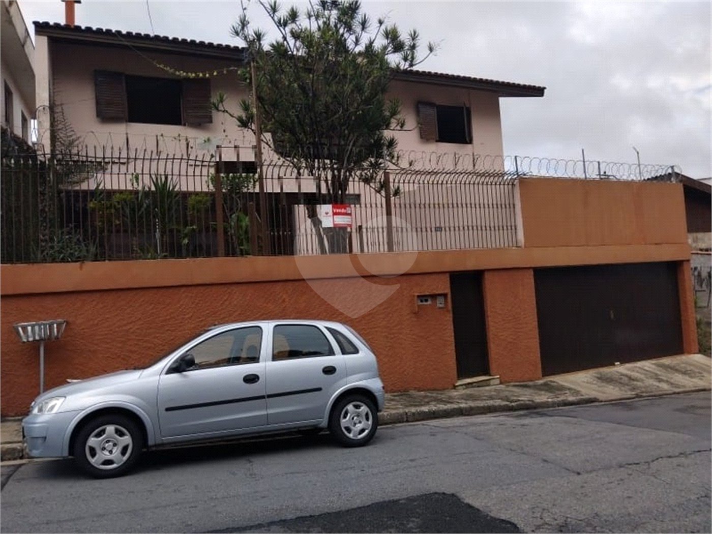 Sobrado à venda com 3 quartos, sendo 1 suíte,  em Jardim Pinheiros, São Paulo, SP