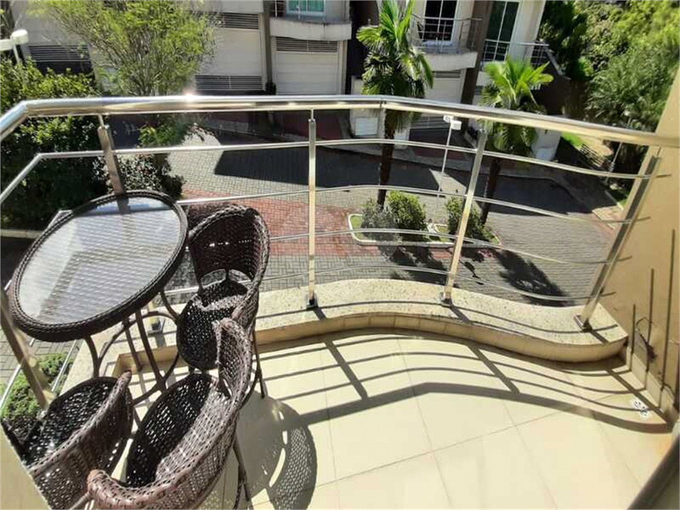 Casa à venda com 4 quartos, sendo 2 suítes, no condomínio Florada da Serra, São Paulo - SP