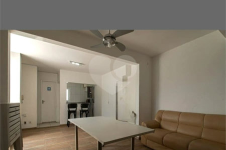 Apartamento à venda com 3 quartos, sendo 1 suíte,  em Aclimação, São Paulo, SP