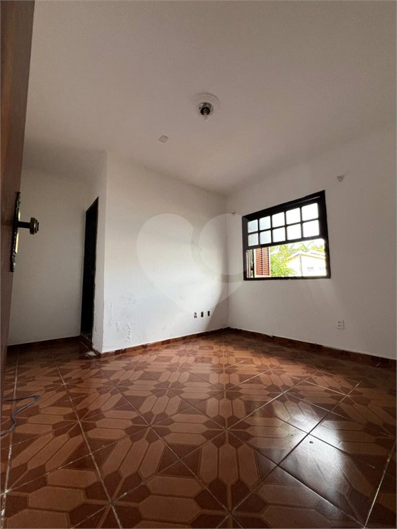 Sobrado à venda com 6 quartos, sendo 4 suítes,  em Vila Oliveira, Mogi das Cruzes, SP