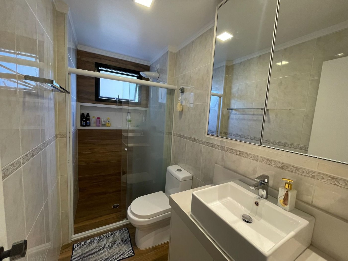 Apartamento 3 dormitórios (1 suíte), vaga para 2 carros, no Boqueirão, Santos