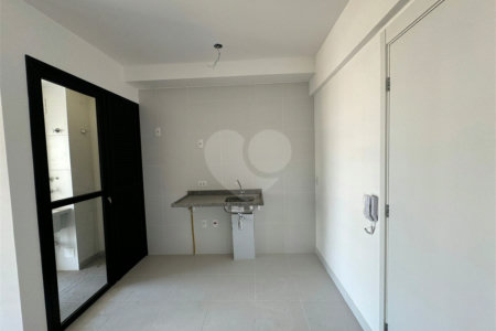 Flat à venda com 2 quartos em Vila Firmiano Pinto, São Paulo, SP