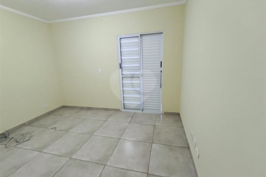 Sobrado à venda com 3 quartos, sendo 1 suíte, em Vila Nivi, São Paulo, SP