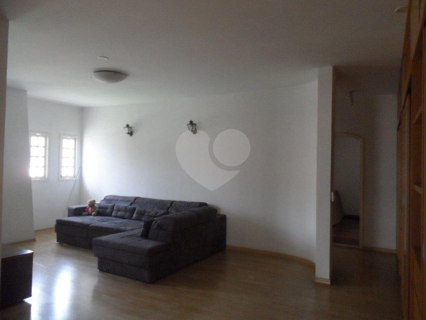Sobrado à venda com 5 quartos, sendo 3 suítes, em Interlagos, São Paulo, SP