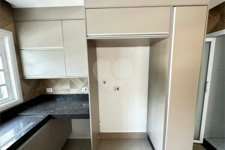 Sobrado à venda com 4 quartos, sendo 3 suítes,  em Vila Áurea, Poá, SP
