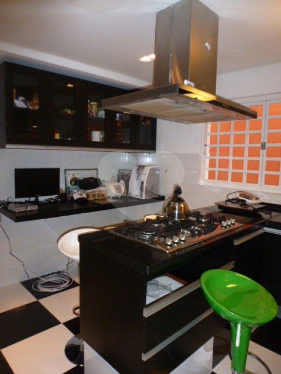 Sobrado à venda com 3 quartos, sendo 1 suíte,  em Paraíso do Morumbi, São Paulo, SP