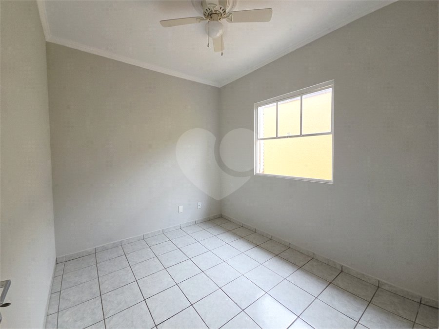 Casa à venda com 3 quartos, sendo 1 suíte, no condomínio Parque das Árvores, Sorocaba - SP