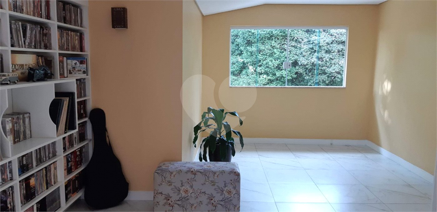 Casa à venda com 3 quartos, sendo 1 suíte, no condomínio Reserva das Flores - Casas, Guarulhos - SP