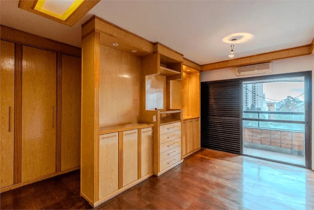 Apartamento à venda com 4 quartos, sendo 2 suítes,  em Paraíso do Morumbi, São Paulo, SP
