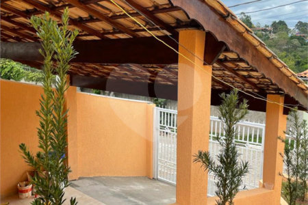 Casa à venda com 3 quartos, sendo 1 suíte, no condomínio Mirante da Mantiqueira, Mairiporã - SP
