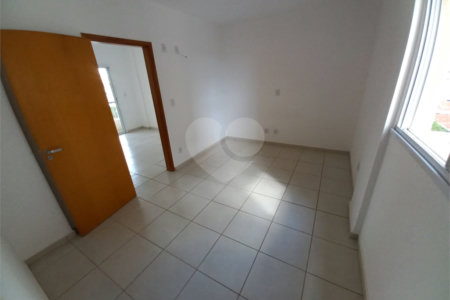 Apartamento no Condomínio Veneza