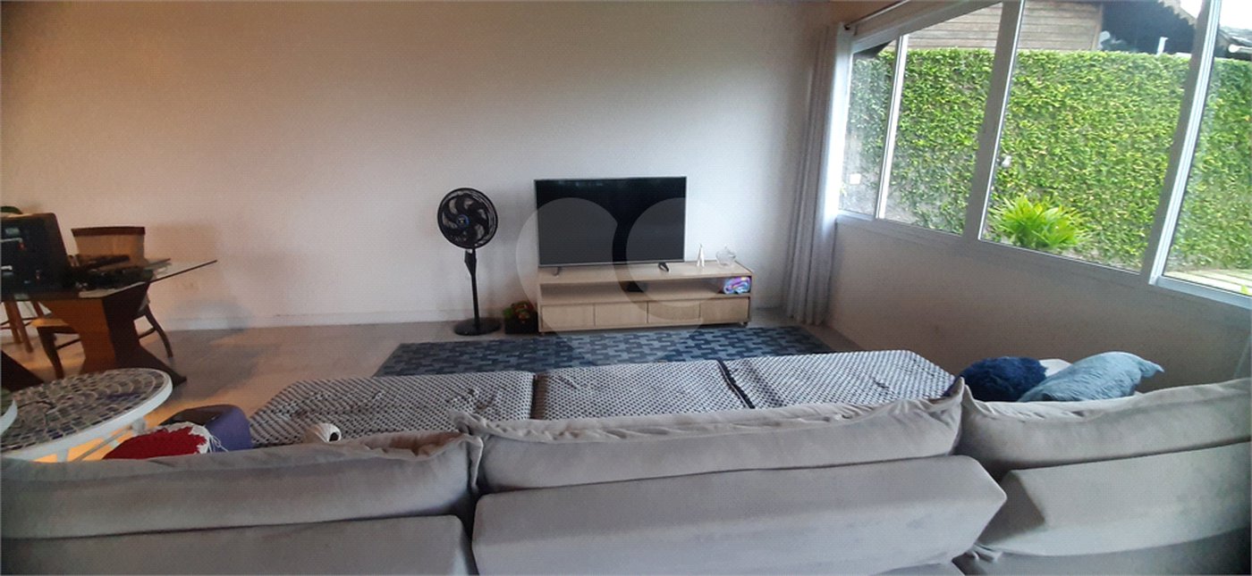 Casa à venda com 3 quartos, sendo 1 suíte, no condomínio Alpes da Cantareira, Mairiporã - SP