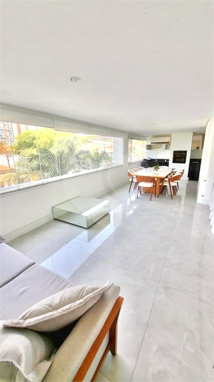 Apartamento à venda com 3 suítes em Vila Romana, São Paulo, SP