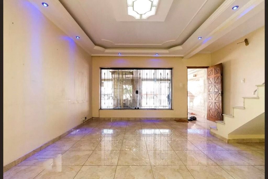 Sobrado à venda com 3 quartos em Vila Carrão, São Paulo, SP