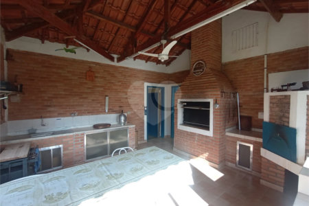 Chácara à venda com 6 quartos, sendo 1 suíte,  em Cercadinho, Alambari, SP