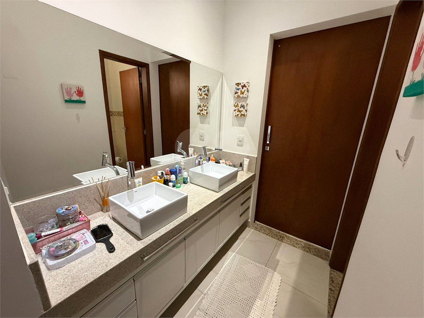 Casa à venda com 3 quartos, sendo 1 suíte,  no condomínio Reserva dos Vinhedos, Louveira - SP