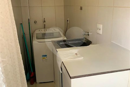 Sobrado à venda com 3 quartos em Vila Paulicéia, São Paulo, SP