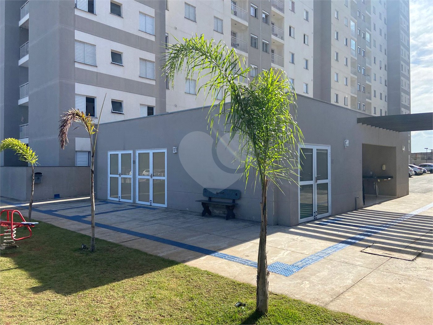 Apartamento à venda com 2 quartos, sendo 1 suíte, em Jardim Itamarati, Poá, SP