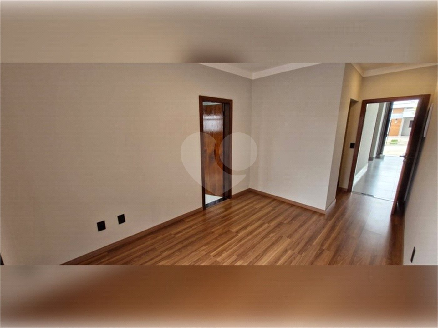 Casa à venda com 3 quartos, sendo 1 suíte, no condomínio Horto Florestal Villagio, Sorocaba - SP