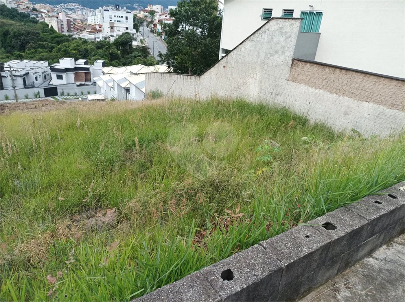 Vende terreno de 346,00m2 - ótima localização