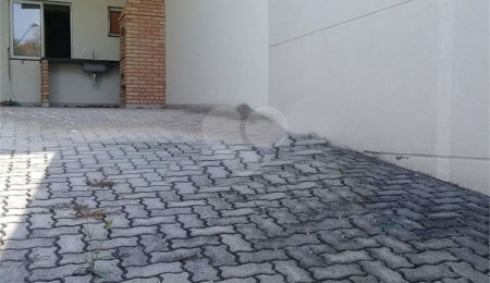 Sobrado à venda com 4 quartos, sendo 2 suítes,  em Tremembé, São Paulo, SP