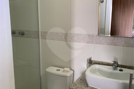 Sobrado à venda com 3 quartos, sendo 1 suíte,  em Vila Gumercindo, São Paulo, SP