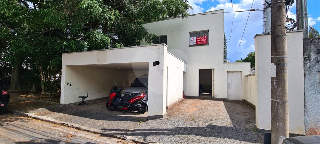 Sobrado à venda com 8 quartos em Vila Tramontano, São Paulo, SP