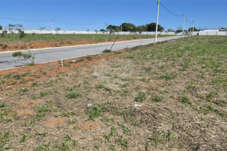 Terreno à venda em Loteamento Residencial Tivolli, Itapetininga, SP