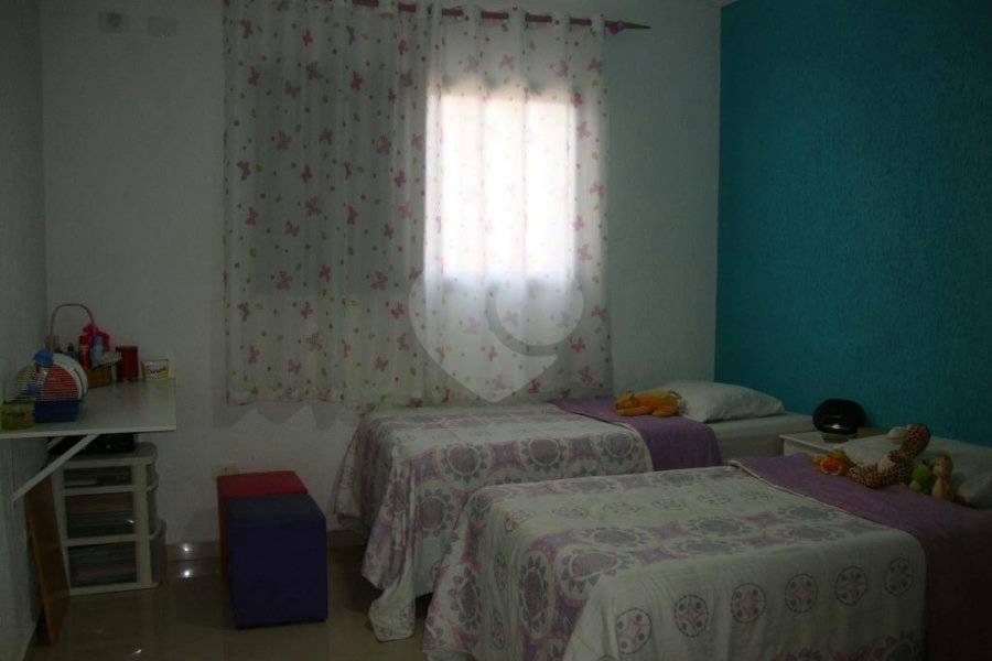 Sobrado à venda com 3 quartos, sendo 1 suíte, em Anhanguera, São Paulo, SP