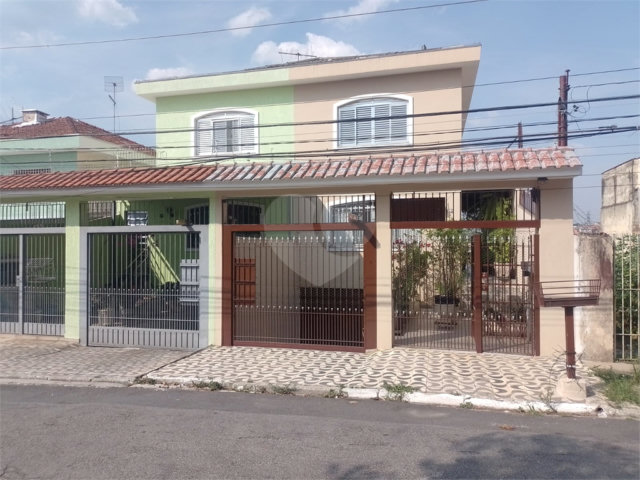 Sobrado à venda com 3 quartos, sendo 1 suíte,  em Tremembé, São Paulo, SP