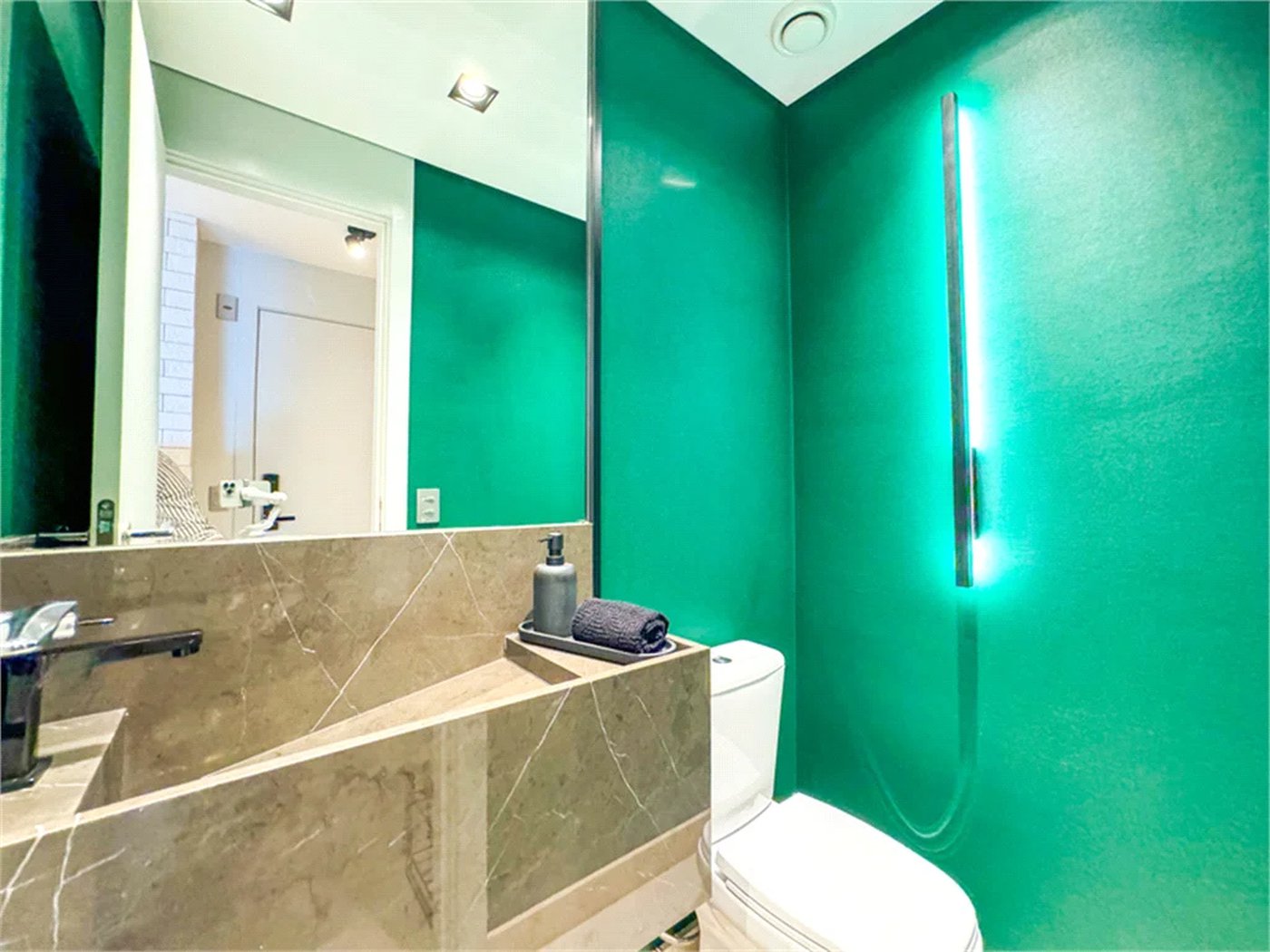 Apartamento à venda com 3 quartos, sendo 1 suíte,  em Vila Suzana, São Paulo, SP