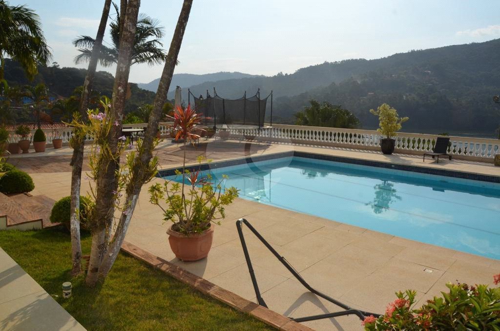 Casa à venda com 8 quartos, sendo 5 suítes, em Serra da Cantareira, Mairiporã, SP