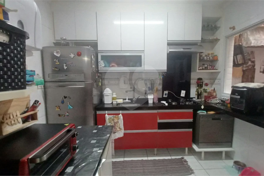 Casa à venda com 3 quartos, sendo 1 suíte, no condomínio Santanna, São Paulo - SP
