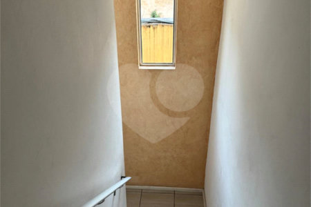 Sobrado à venda com 3 quartos, sendo 1 suíte,  em Parque dos Sabiás, Louveira, SP
