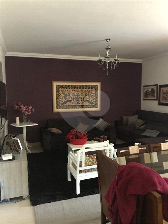 Casa à venda com 4 quartos, sendo 3 suítes, no condomínio Serra da Estrela, Atibaia - SP
