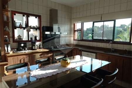 Casa à venda com 4 quartos, sendo 1 suíte, no condomínio Vale do Itamaracá, Valinhos - SP