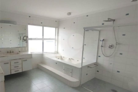 Casa à venda com 5 quartos, sendo 4 suítes,  em Parque dos Príncipes, São Paulo, SP