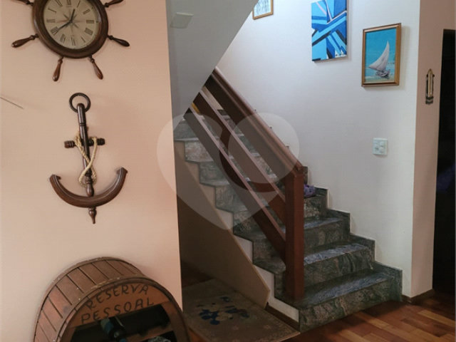 Casa à venda com 4 quartos, sendo 1 suíte,  no condomínio Parque Suiça, Caieiras - SP
